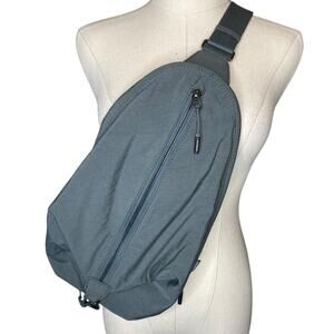 Athleta Crossbody Bag in Slate Gray